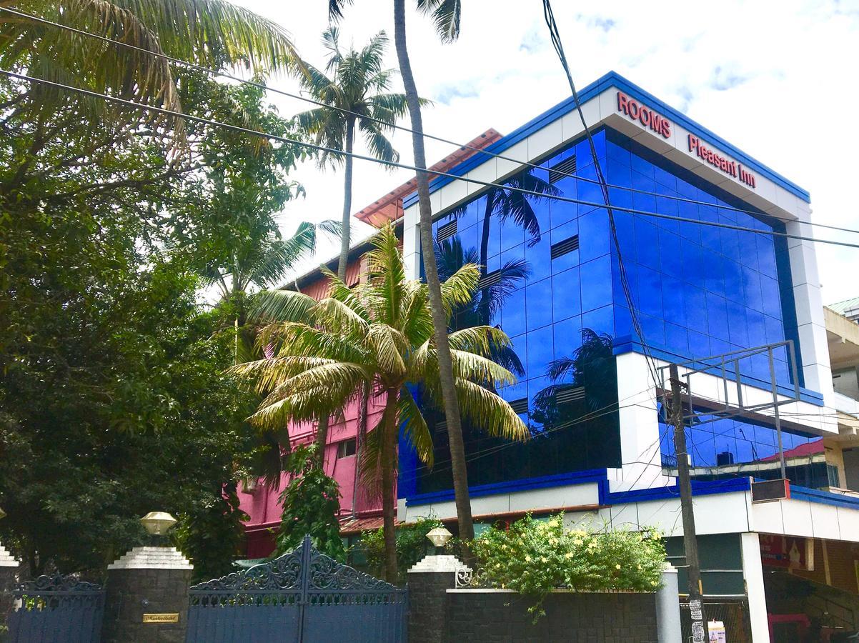 Pleasant Inn Kochi Exterior foto